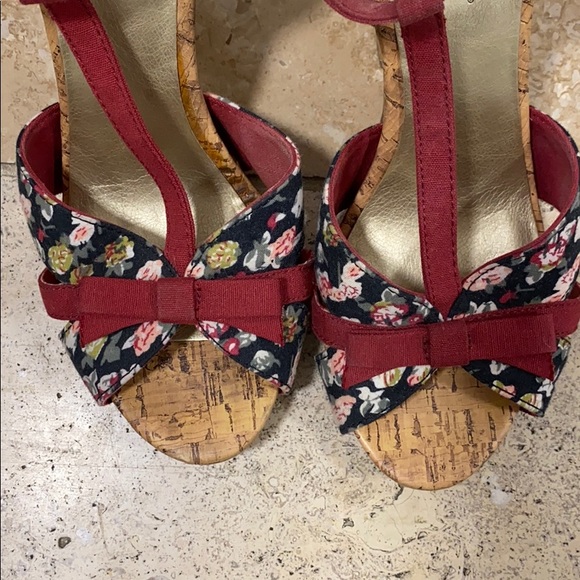 Platforms - Picture 4 of 4